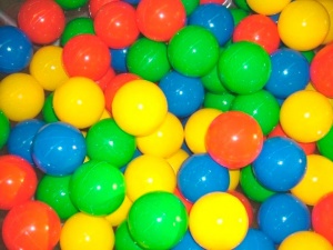 Цветной шарик для сухого бассейна